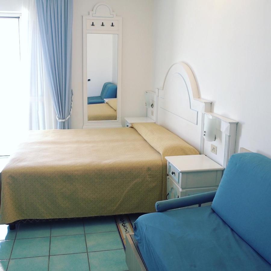 Hotel Isolabella Βεντοτένε Εξωτερικό φωτογραφία