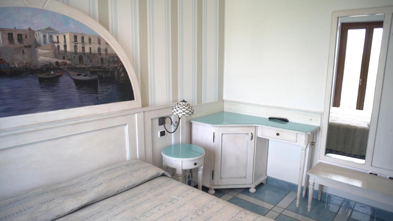 Hotel Isolabella Βεντοτένε Εξωτερικό φωτογραφία